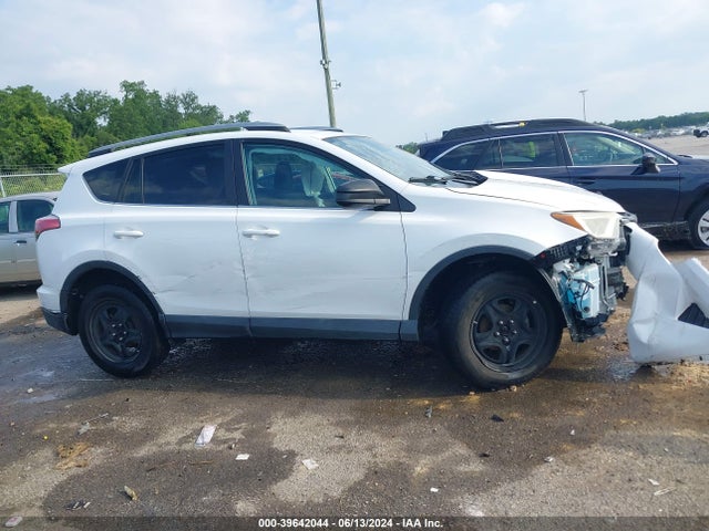 Toyota RAV4 LE 2017 2T3ZFREV5HW316886 Image 13
