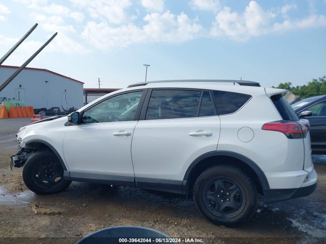 Toyota RAV4 LE 2017 2T3ZFREV5HW316886 Image 14