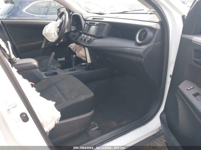 Toyota RAV4 LE 2017 2T3ZFREV5HW316886 Image 5