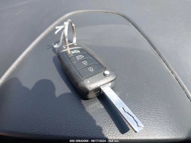 3KPC24A30JE035301 Hyundai ACCENT SE