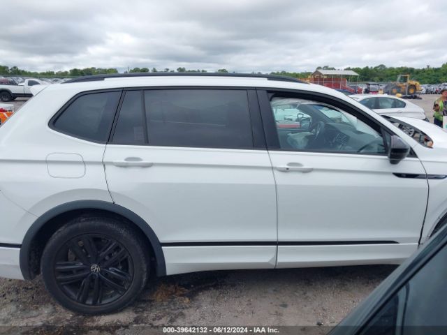 3VVCB7AX6NM009724 Volkswagen Tiguan 2.0t Se R-line Black