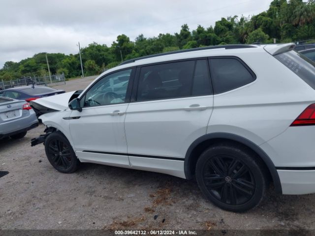 3VVCB7AX6NM009724 Volkswagen Tiguan 2.0t Se R-line Black