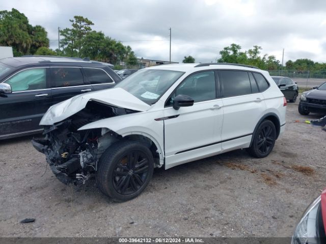 3VVCB7AX6NM009724 Volkswagen Tiguan 2.0t Se R-line Black