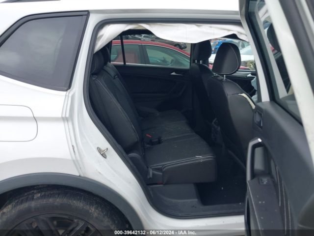 3VVCB7AX6NM009724 Volkswagen Tiguan 2.0t Se R-line Black