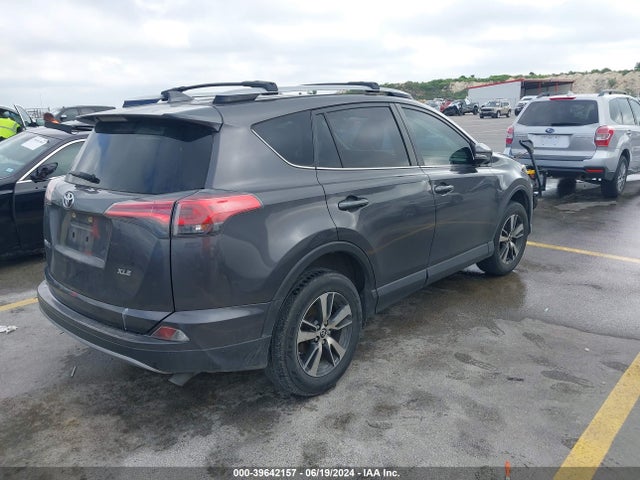 Toyota Rav4 Xle 2018 JTMWFREV6JJ185667 Image 4