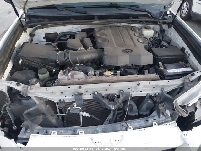 Toyota 4RUNNER SR5 2014 JTEZU5JR9E5075338 Image 10