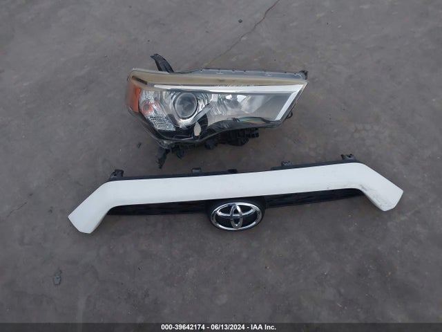 Toyota 4RUNNER SR5 2014 JTEZU5JR9E5075338 Image 12