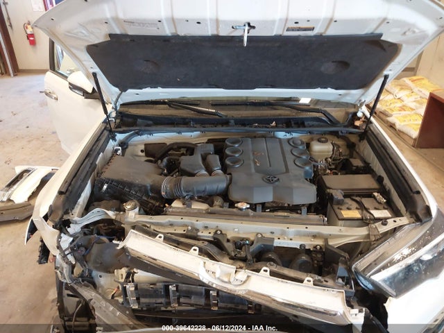 Toyota 4runner Limited 2020 JTEBU5JRXL5760270 Image 10