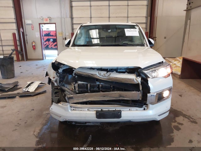 Toyota 4runner Limited 2020 JTEBU5JRXL5760270 Image 13