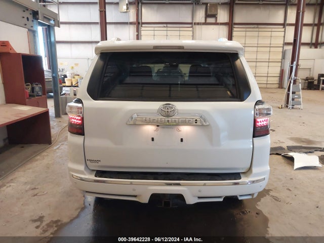 Toyota 4runner Limited 2020 JTEBU5JRXL5760270 Image 17