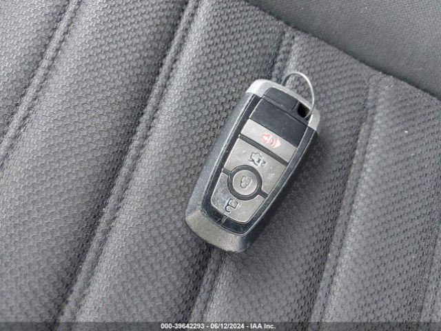 3FA6P0HD6HR364423 Ford FUSION SE