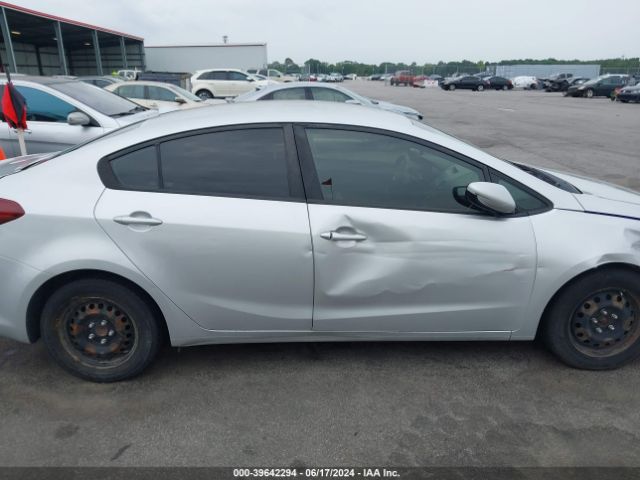 3KPFK4A70HE110587 KIA FORTE LX