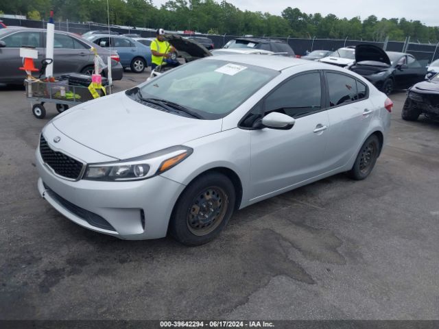 3KPFK4A70HE110587 KIA FORTE LX