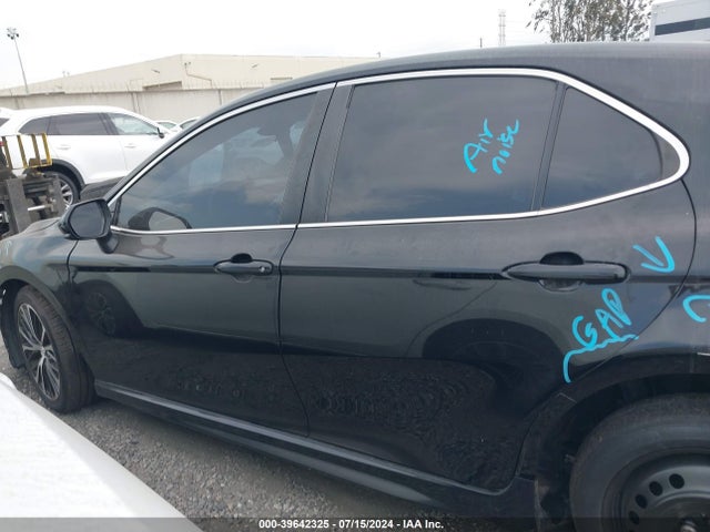 Toyota CAMRY SE 2018 4T1B11HK8JU094331 Image 15