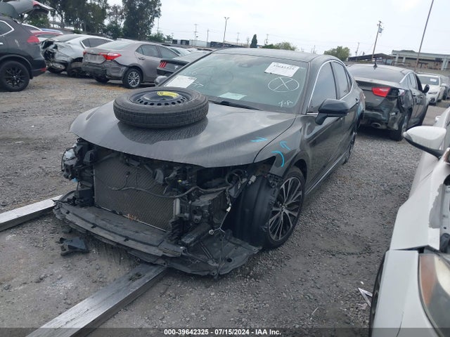 Toyota CAMRY SE 2018 4T1B11HK8JU094331 Image 2