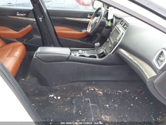 1N4AA6AV7KC365233 Nissan Maxima 3.5 Platinum