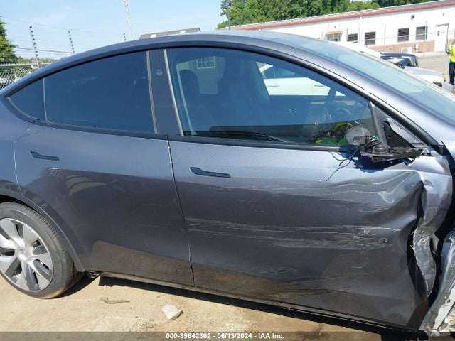 Tesla Model Y Rwd 2023 7SAYGDED9PF956075 Image 13