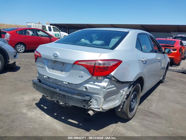 Toyota COROLLA LE 2018 2T1BURHE5JC011231 Image 4