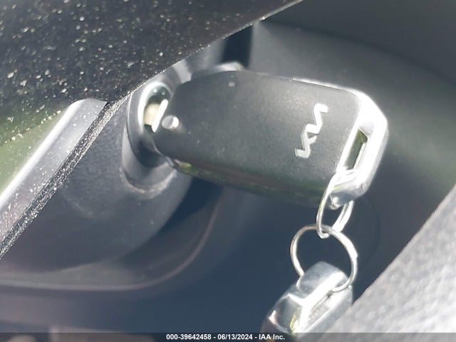 KNDJ23AU6N7811849 KIA SOUL LX