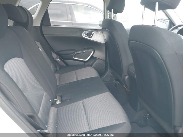 KNDJ23AU6N7811849 KIA SOUL LX