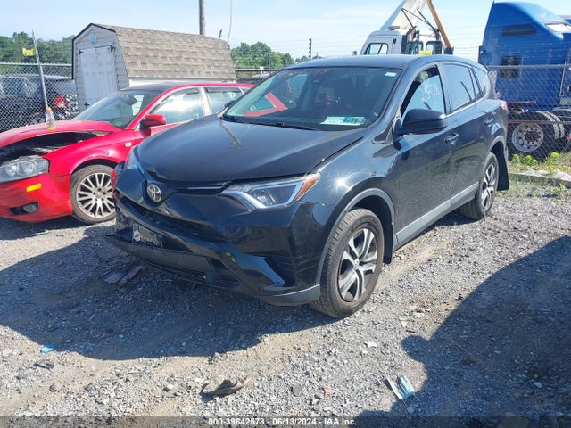 Toyota RAV4 LE 2018 2T3BFREV7JW719887 Image 2