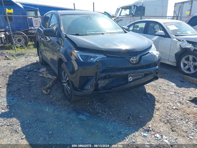 Toyota RAV4 LE 2018 2T3BFREV7JW719887 Image 6