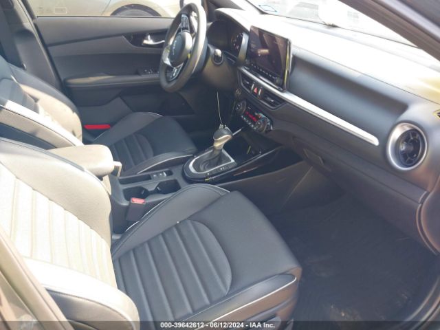 3KPF54AD8PE663340 KIA Forte Gt-line