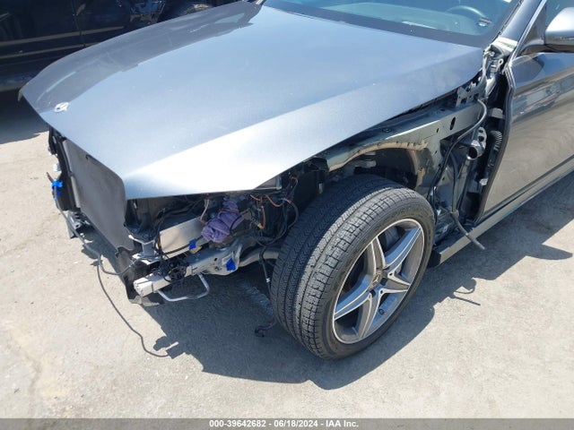 WDDZH6GB6JA374866 Mercedes-Benz E 400 4matic