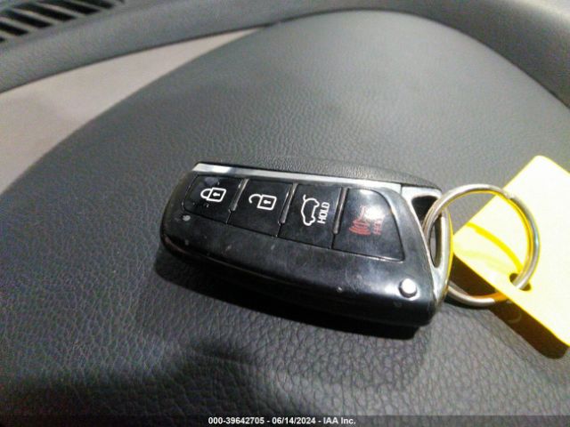 KM8SNDHF2KU303394 Hyundai Santa Fe Xl Se