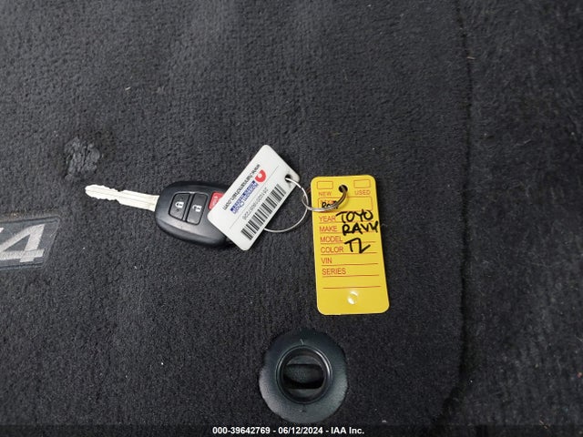 Toyota RAV4 LE 2018 2T3ZFREV0JW405643 Image 11