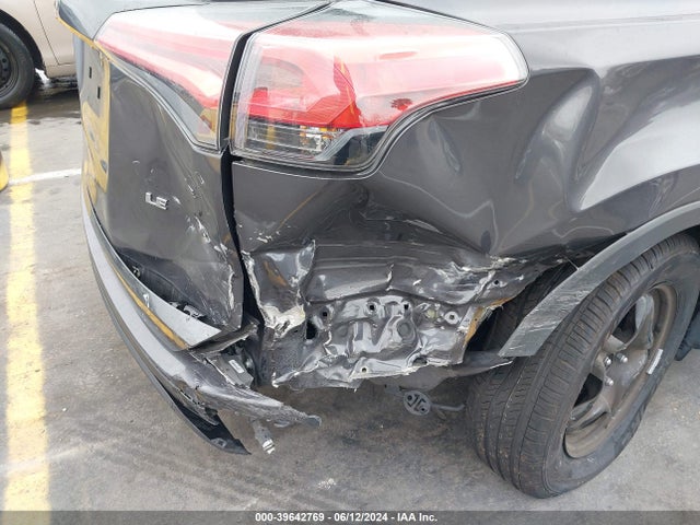Toyota RAV4 LE 2018 2T3ZFREV0JW405643 Image 6