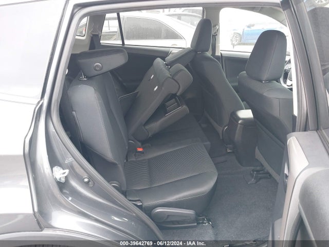 Toyota RAV4 LE 2018 2T3ZFREV0JW405643 Image 8