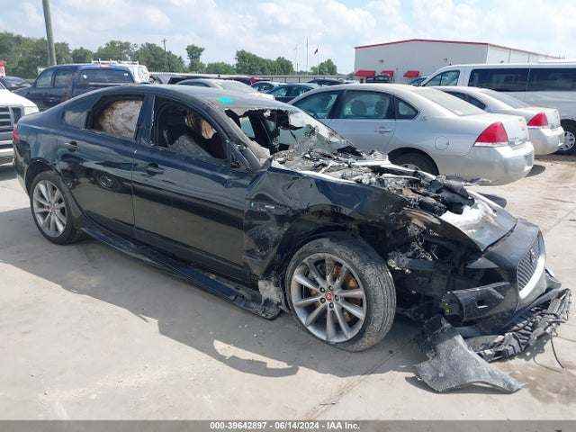 2016 JAGUAR XF SAJBF4BV6GCY03736 Photo 0