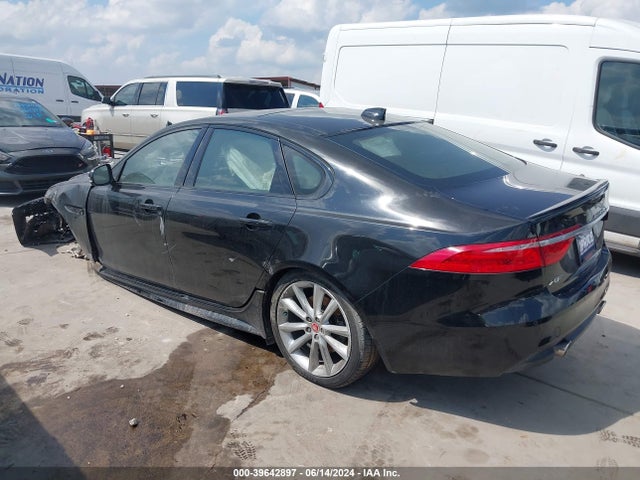 2016 JAGUAR XF SAJBF4BV6GCY03736 Photo 2