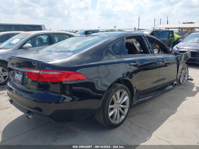 2016 JAGUAR XF SAJBF4BV6GCY03736 Photo 3