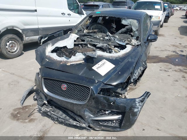 2016 JAGUAR XF SAJBF4BV6GCY03736 Photo 5