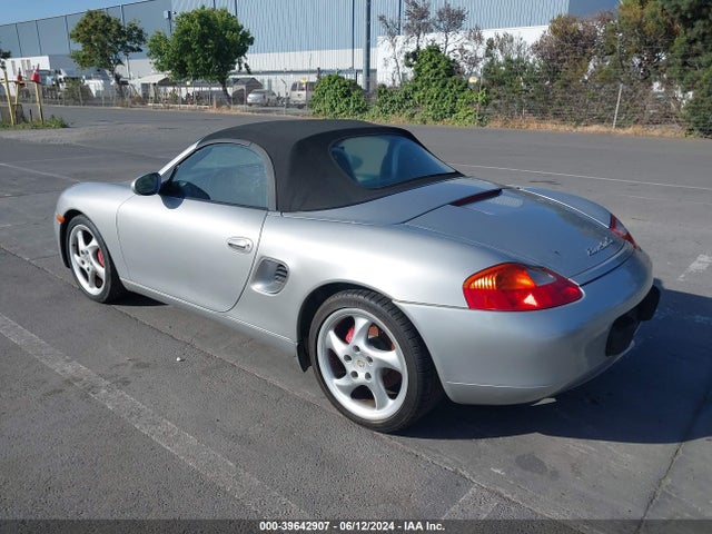2001 PORSCHE BOXSTER WP0CB29801U660903 Photo 2