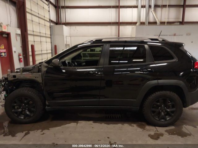 1C4PJMBX7JD575283 Jeep Cherokee Trailhawk 4x4