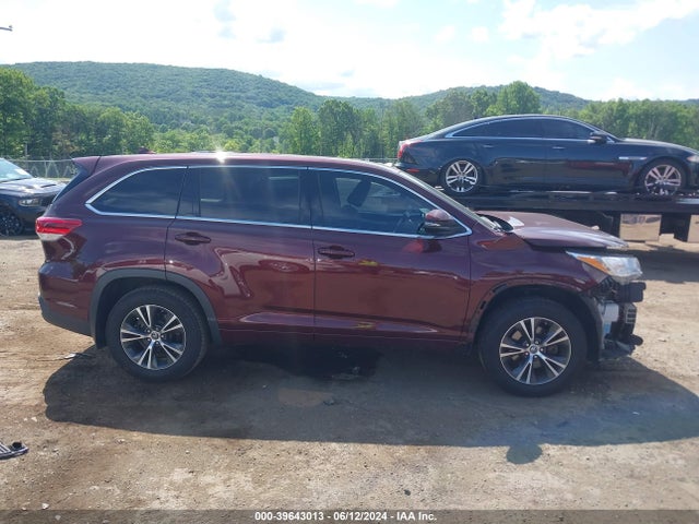 Toyota Highlander Le Plus 2018 5TDBZRFH2JS814634 Image 14