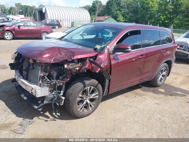 Toyota Highlander Le Plus 2018 5TDBZRFH2JS814634 Image 2