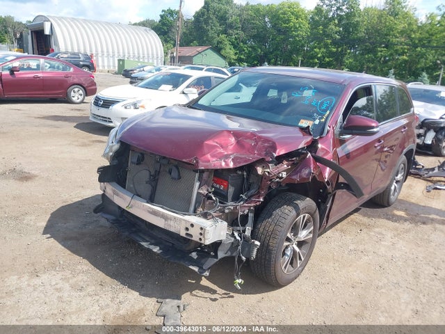 Toyota Highlander Le Plus 2018 5TDBZRFH2JS814634 Image 6