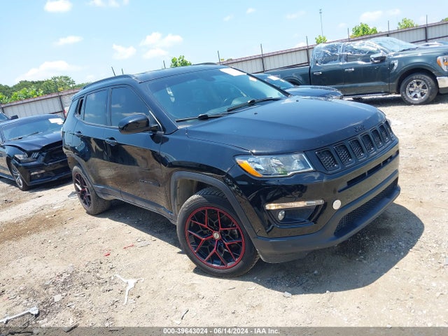 2018 3C4NJDBB5JT395418 main image