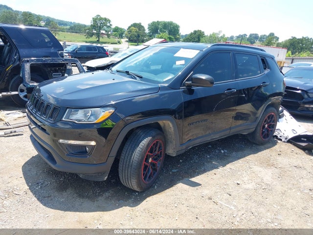 3C4NJDBB5JT395418 Jeep Compass Altitude 4x4