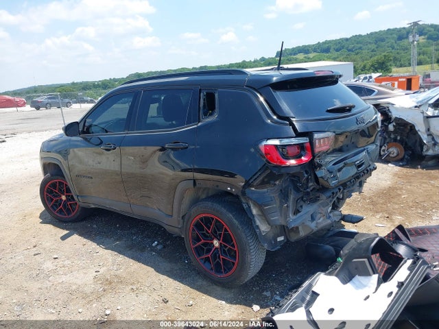 3C4NJDBB5JT395418 Jeep Compass Altitude 4x4