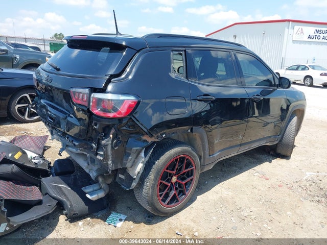 3C4NJDBB5JT395418 Jeep Compass Altitude 4x4