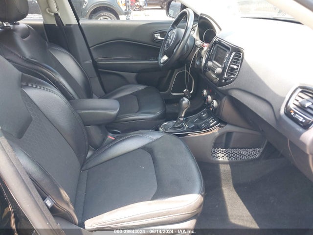 3C4NJDBB5JT395418 Jeep Compass Altitude 4x4