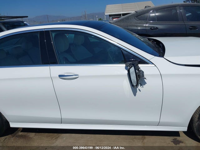 Mercedes-Benz E 300 2019 WDDZF4JB2KA670648 Image 13