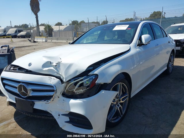 Mercedes-Benz E 300 2019 WDDZF4JB2KA670648 Image 2