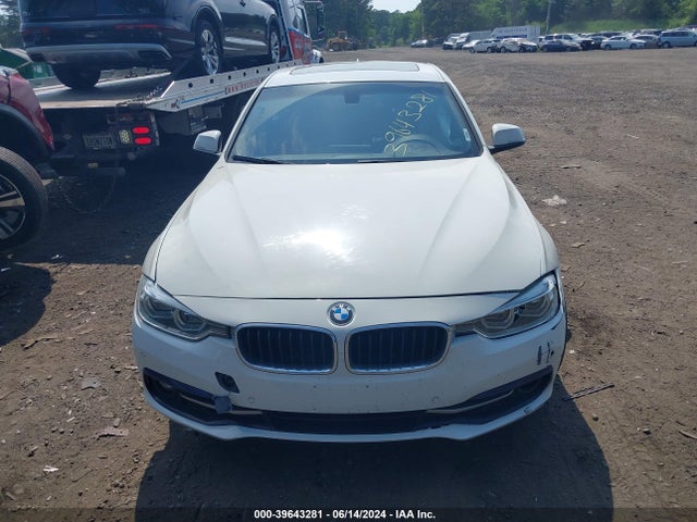 BMW 330i Xdrive 2017 WBA8D9C32HA005401 Image 12