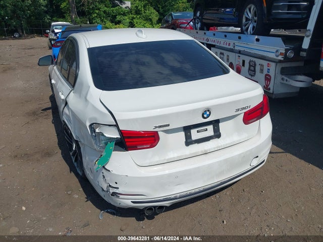 BMW 330i Xdrive 2017 WBA8D9C32HA005401 Image 16